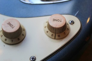 FENDER "Original of 1974 (534325) Left Handed Stratocaster in Ocean Torquoise" 4, 3 KG