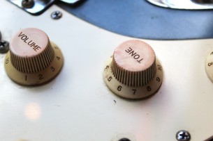 FENDER "Original of 1974 (534325) Left Handed Stratocaster in Ocean Torquoise" 4, 3 KG