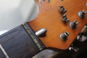 FENDER "Original of 1974 (534325) Left Handed Stratocaster in Ocean Torquoise" 4, 3 KG