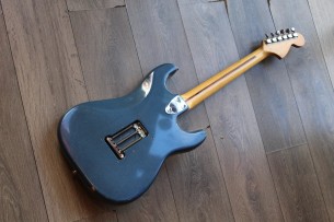 FENDER "Original of 1974 (534325) Left Handed Stratocaster in Ocean Torquoise" 4, 3 KG