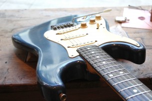 FENDER "Original of 1974 (534325) Left Handed Stratocaster in Ocean Torquoise" 4, 3 KG