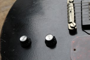 VEGARELIC "Les Paul Junior DC Black Bird Old Sweat Edition" HARDCASE, 3, 1 KG