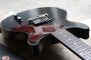 VEGARELIC "Les Paul Junior DC Black Bird Old Sweat Edition" HARDCASE, 3, 1 KG