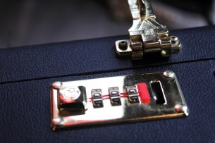 GIBSON " Custom Shop 1965 Non-Reverse Firebird V w/ Vibrola - Vintage Sunburst" 3,9 KG