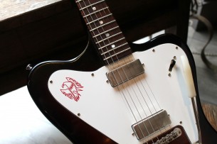GIBSON " Custom Shop 1965 Non-Reverse Firebird V w/ Vibrola - Vintage Sunburst" 3,9 KG