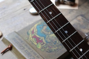 GIBSON " Custom Shop 1965 Non-Reverse Firebird V w/ Vibrola - Vintage Sunburst" 3,9 KG