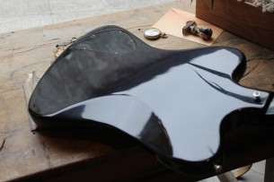 GIBSON " Custom Shop 1965 Non-Reverse Firebird V w/ Vibrola - Vintage Sunburst" 3,9 KG
