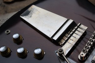 GIBSON " Custom Shop 1965 Non-Reverse Firebird V w/ Vibrola - Vintage Sunburst" 3,9 KG