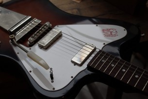 GIBSON " Custom Shop 1965 Non-Reverse Firebird V w/ Vibrola - Vintage Sunburst" 3,9 KG
