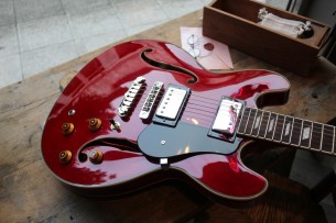 ARIA PRO II "TA Classic Wine Red"
