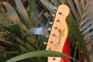 Fender "Custom Shop Limited Edition Reverse Tomatillo Telecaster Custom Journeyman, Faded Purple Metallic" HARDCASE, 3, 2 KG