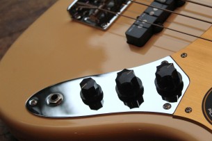 SIRE "Marcus Miller V5 24 Fret 4 String Vintage White" 4, 1 KG