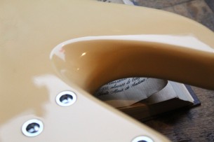 SIRE "Marcus Miller V5 24 Fret 4 String Vintage White" 4, 1 KG