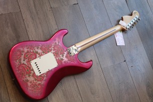 FENDER "Limited Custom Shop Master Desing Greg Fessler Stratocaster ´68 Journeyman Pink Paisley" HARDCASE