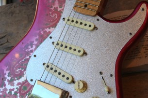 FENDER "Limited Custom Shop Master Desing Greg Fessler Stratocaster ´68 Journeyman Pink Paisley" HARDCASE