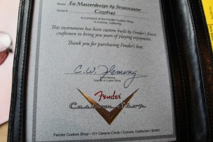 FENDER "Limited Custom Shop Master Desing Greg Fessler Stratocaster ´68 Journeyman Pink Paisley" HARDCASE