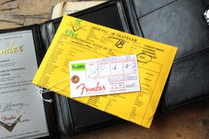 FENDER "Limited Custom Shop Master Desing Greg Fessler Stratocaster ´68 Journeyman Pink Paisley" HARDCASE