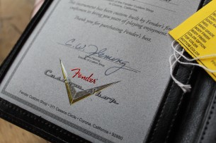 FENDER "Limited Custom Shop Master Desing Greg Fessler Stratocaster ´68 Journeyman Pink Paisley" HARDCASE