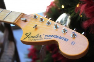 FENDER "Limited Custom Shop Master Desing Greg Fessler Stratocaster ´68 Journeyman Pink Paisley" HARDCASE