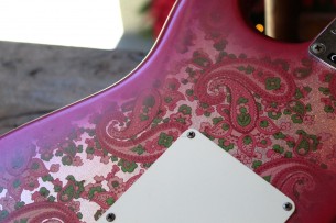 FENDER "Limited Custom Shop Master Desing Greg Fessler Stratocaster ´68 Journeyman Pink Paisley" HARDCASE