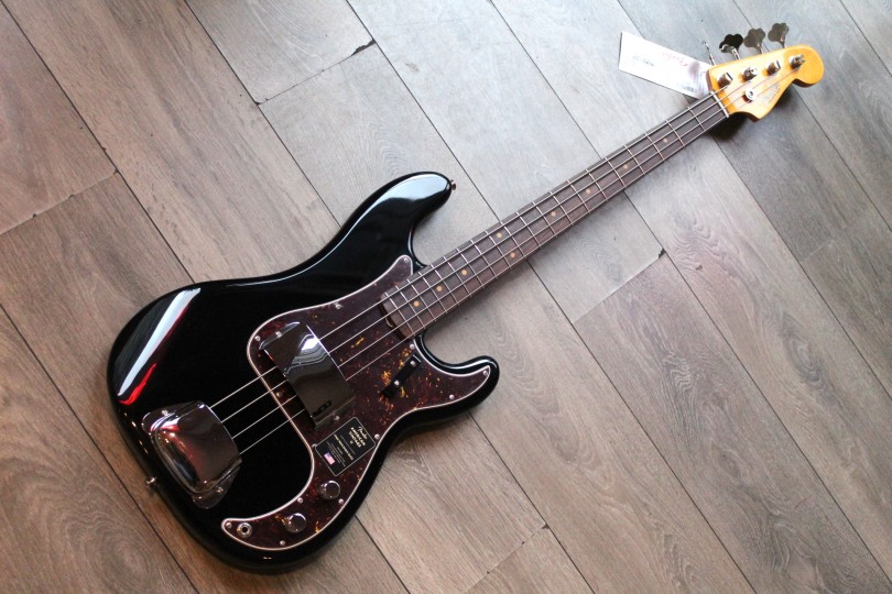 FENDER "American Vintage II 1960 Precision Bass, Black, Slab Rosewood" HARDCASE, PAPERS, 4, 1 KG