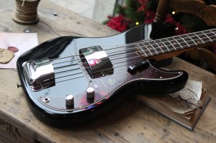 FENDER "American Vintage II 1960 Precision Bass, Black, Slab Rosewood" HARDCASE, PAPERS, 4, 1 KG