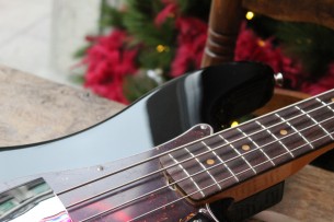 FENDER "American Vintage II 1960 Precision Bass, Black, Slab Rosewood" HARDCASE, PAPERS, 4, 1 KG