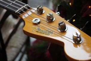 FENDER "American Vintage II 1960 Precision Bass, Black, Slab Rosewood" HARDCASE, PAPERS, 4, 1 KG