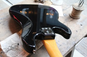 FENDER "American Vintage II 1960 Precision Bass, Black, Slab Rosewood" HARDCASE, PAPERS, 4, 1 KG