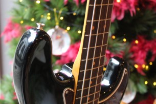 FENDER "American Vintage II 1960 Precision Bass, Black, Slab Rosewood" HARDCASE, PAPERS, 4, 1 KG