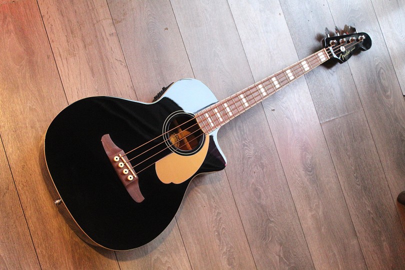 FENDER "Kingman Bass Black" (Excellent)