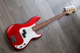 FENDER "Player Precision Bass,Candy Apple Red , Pau Ferro"