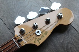 FENDER "Player Precision Bass,Candy Apple Red , Pau Ferro"