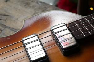 HOFNER "Violin Bass 61 Relic H500/1-61-Relic Sunburst with Hardcase, Papers, Strap, Sticker, Pickguard"