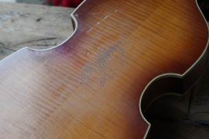 HOFNER "Violin Bass 61 Relic H500/1-61-Relic Sunburst with Hardcase, Papers, Strap, Sticker, Pickguard"