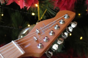 Chapman "ML3 Pro Tradition P-90 Aventurine Semi Hollow Green Sparkle"