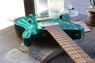 Chapman "ML3 Pro Tradition P-90 Aventurine Semi Hollow Green Sparkle"