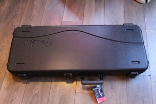 FENDER "American Professional II Stratocaster, Rosewood Fingerboard, 3-Color Sunburst" HARDCASE, 3, 58 KG