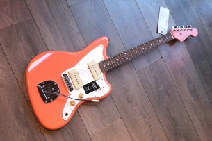 FENDER "Limited Edition Player Jazzmaster, Pacific Peach" 3, 8 KG