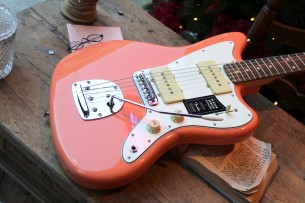 FENDER "Limited Edition Player Jazzmaster, Pacific Peach" 3, 8 KG