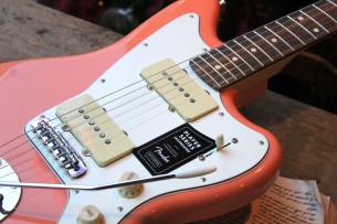 FENDER "Limited Edition Player Jazzmaster, Pacific Peach" 3, 8 KG