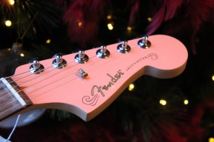 FENDER "Limited Edition Player Jazzmaster, Pacific Peach" 3, 8 KG