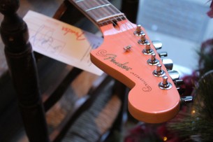 FENDER "Limited Edition Player Jazzmaster, Pacific Peach" 3, 8 KG