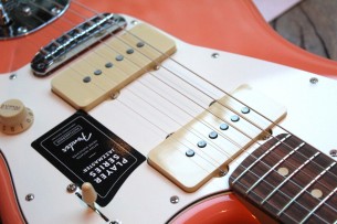 FENDER "Limited Edition Player Jazzmaster, Pacific Peach" 3, 8 KG