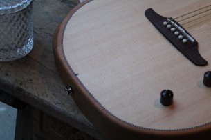 FENDER "Highway Series Parlor Spruce, Rosewood" DELUIXE GIGBAG, 2, 5 KG