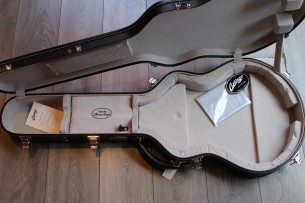 COLIINGS "I35LC Vintage Faded Cherry" HARDCASE
