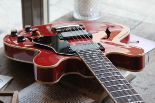 COLIINGS "I35LC Vintage Faded Cherry" HARDCASE