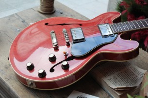 COLIINGS "I35LC Vintage Faded Cherry" HARDCASE