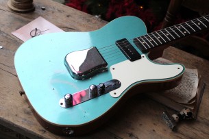 FENDER "Custom Shop P90 Mahogany Telecaster Journeyman Relic, Aged Teal Green Metallic" HARDCASE , PAPERS, 2, 95 KG