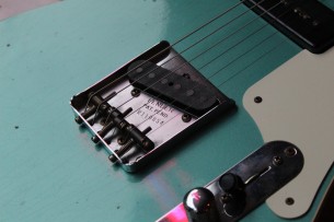 FENDER "Custom Shop P90 Mahogany Telecaster Journeyman Relic, Aged Teal Green Metallic" HARDCASE , PAPERS, 2, 95 KG